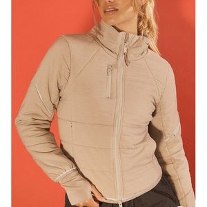 Gathering Storm Run Puffer SMALL NWT